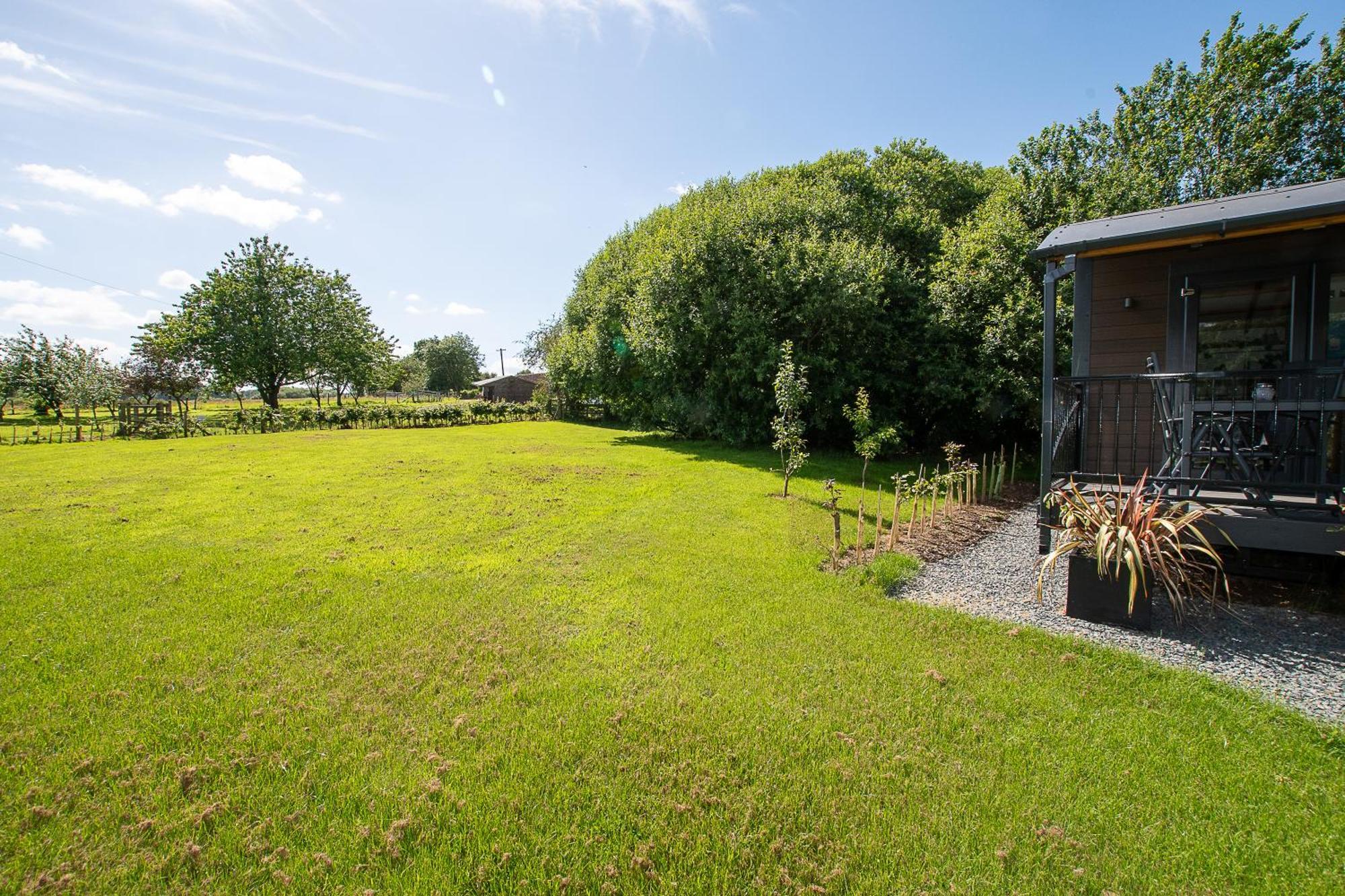 Отель Peppercorn Pod At Beck House Glamping Salmonby Экстерьер фото