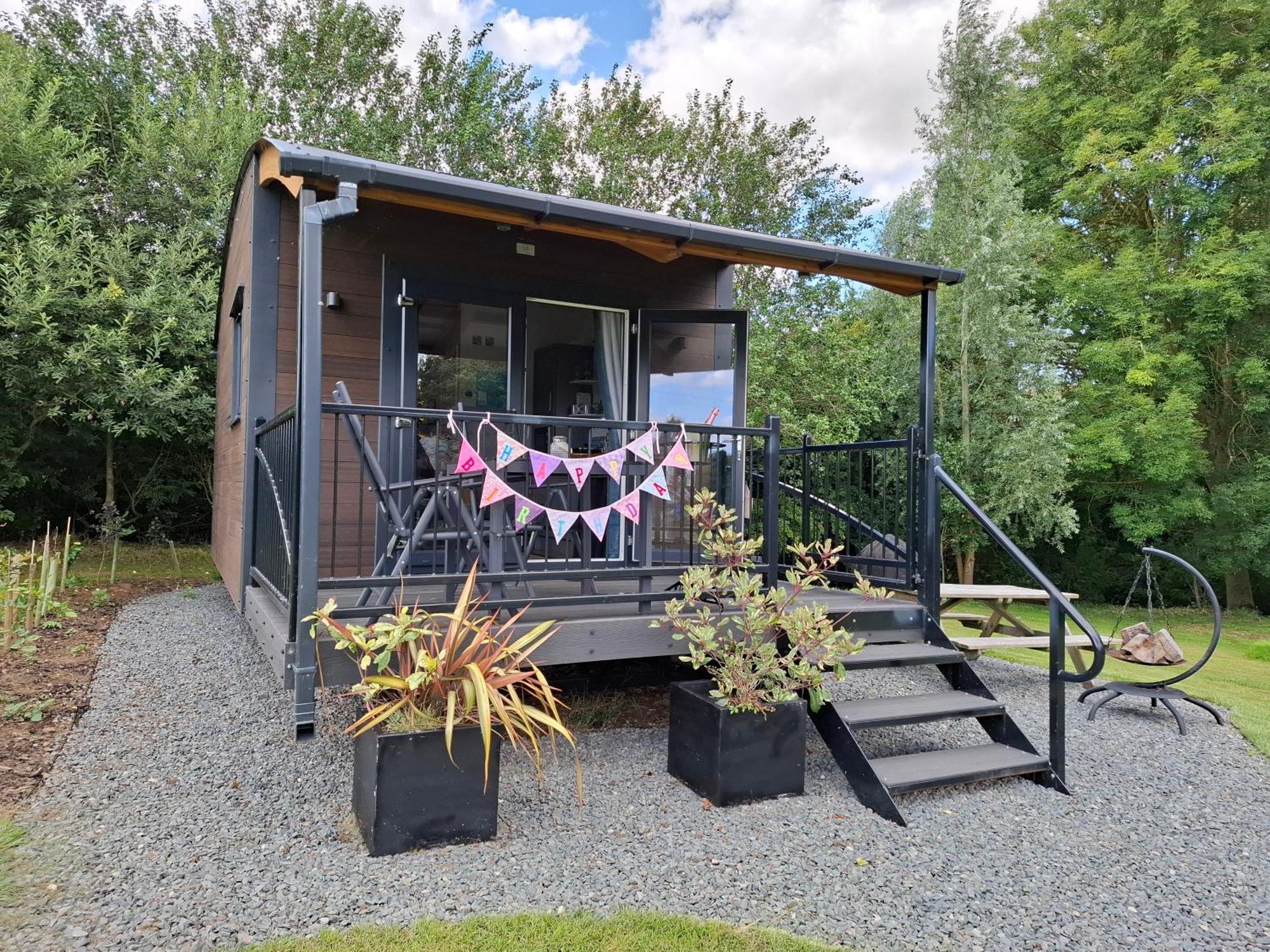 Отель Peppercorn Pod At Beck House Glamping Salmonby Экстерьер фото
